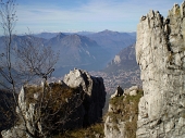 SALITA AL MONTE MAGNODENO LUNGO IL SENTIERO ATTREZZATO DELLA CRESTA DI GIUMENTA - FOTOGALLERY